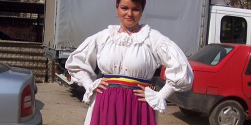 Romina Nemeş cântă împreună cu fratele ei geamăn