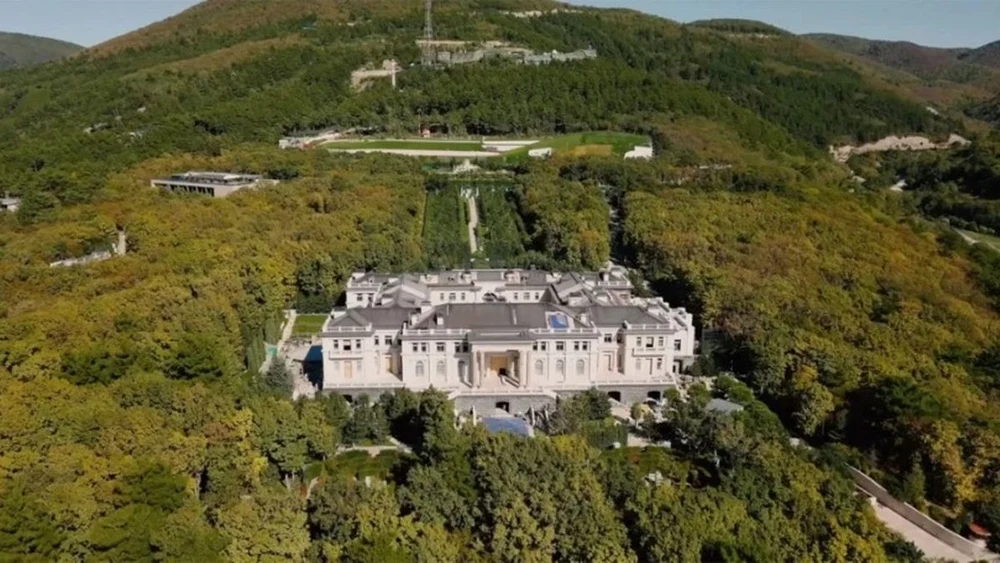 Putin și-a vândut palatul de la Marea Neagră, la prețul unei mașini vechi. Oliharhul rus care a pus mâna pe proprietatea fabuloasă