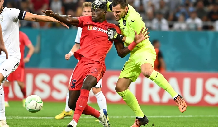 Controverse în prima repriză (FOTO: Sportpictures)