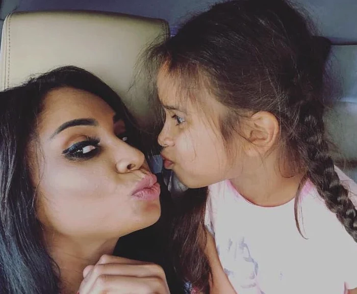 
    Laurette îi este alături SereneiFoto: arhivă personală  