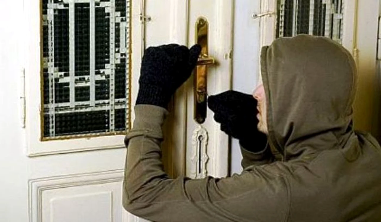 O bandă de spărgători de case a fost anihilată de polițiști