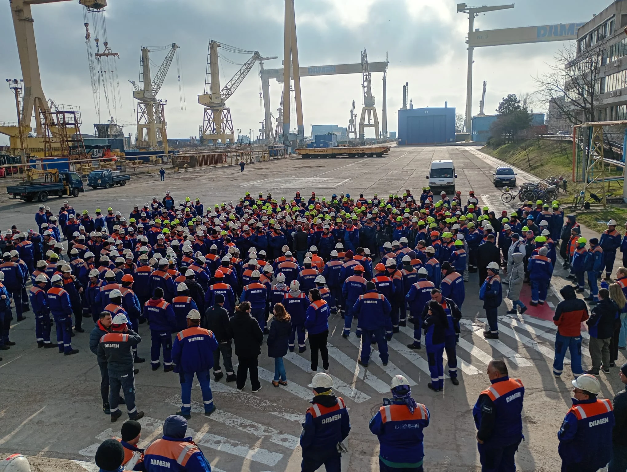 Sindicaliștii de la Damen Mangalia anunță organizarea unui protest în Capitală, după anunțarea falimentului șantierului. Salariile pentru decembrie, respinse la plată
