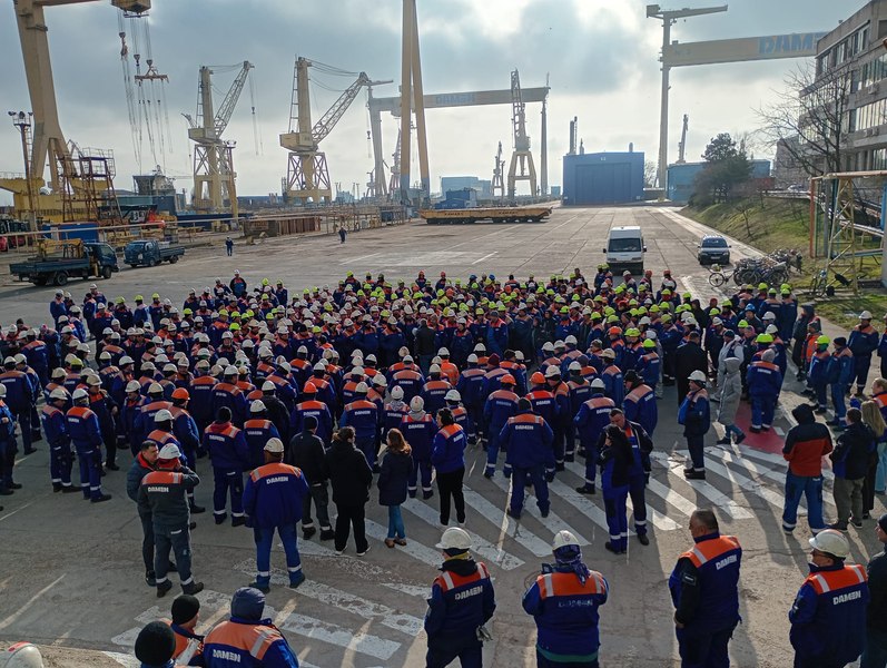 Sindicaliștii de la Damen Mangalia anunță organizarea unui protest în Capitală, după anunțarea falimentului șantierului. Salariile pentru decembrie, respinse la plată