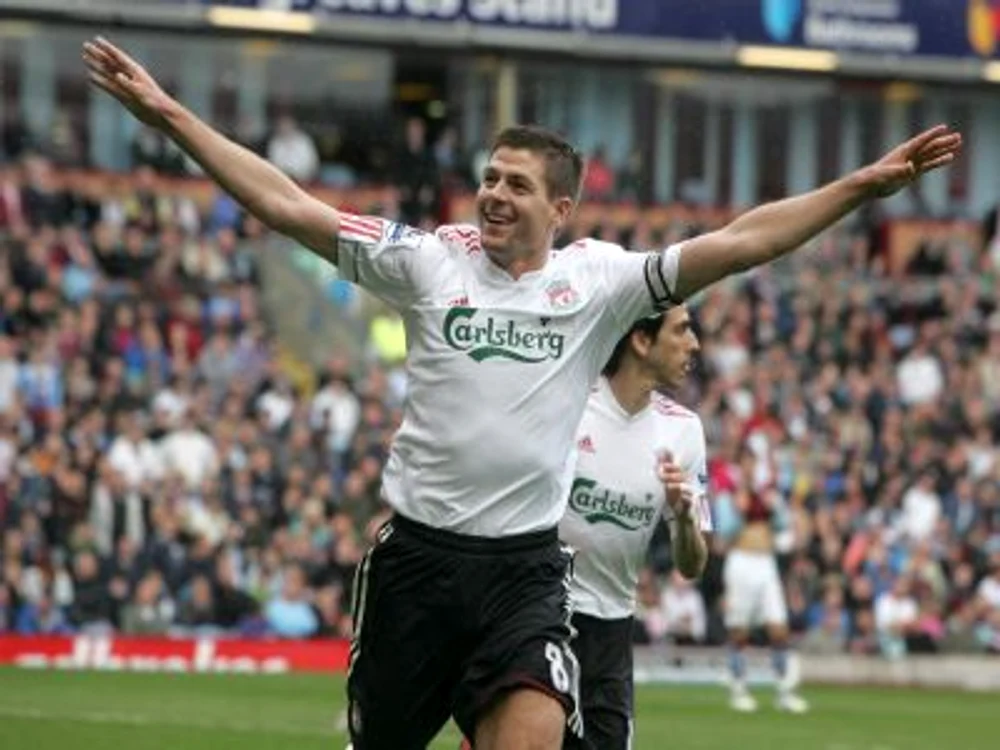 
    Steven Gerrard a evoluat toată cariera lui doar la Liverpool  