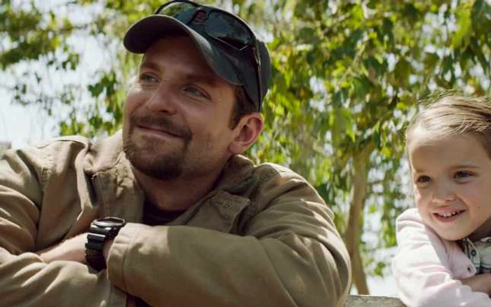 Bradley Cooper, protagonistul peliculei nominalizate la Oscar „Lunetistul
american“  FOTO Freeman Entertainment