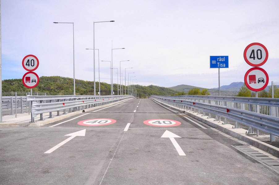 Se deschide noul pod rutier dintre România și Ucraina, care traversează râul Tisa. A costat peste 50 de milioane de euro