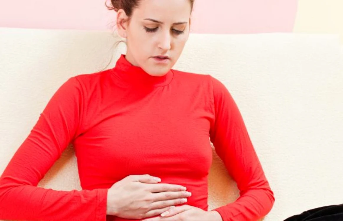 Arsurile şi durerile în capul pieptului pot fi simptome ale ulcerului gastro-duodenal