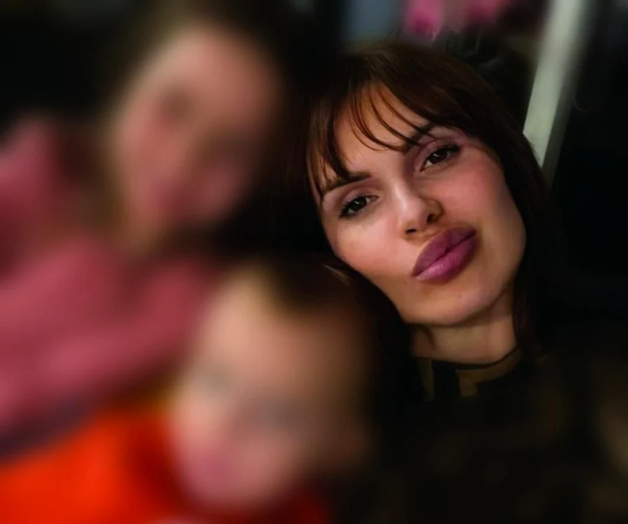 Iulia şi cei doi copii FOTO Facebook