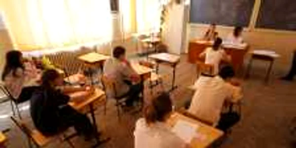 Feriţi de ochii vigilenţi ai angajanţilor Ministerului Educaţiei