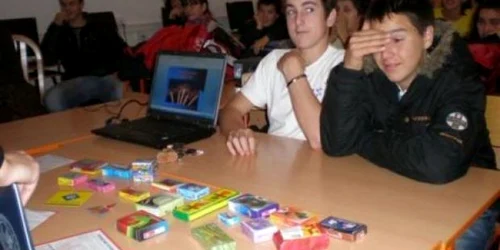 La Şimleu, copiii şi-au dus petardele chiar la liceu