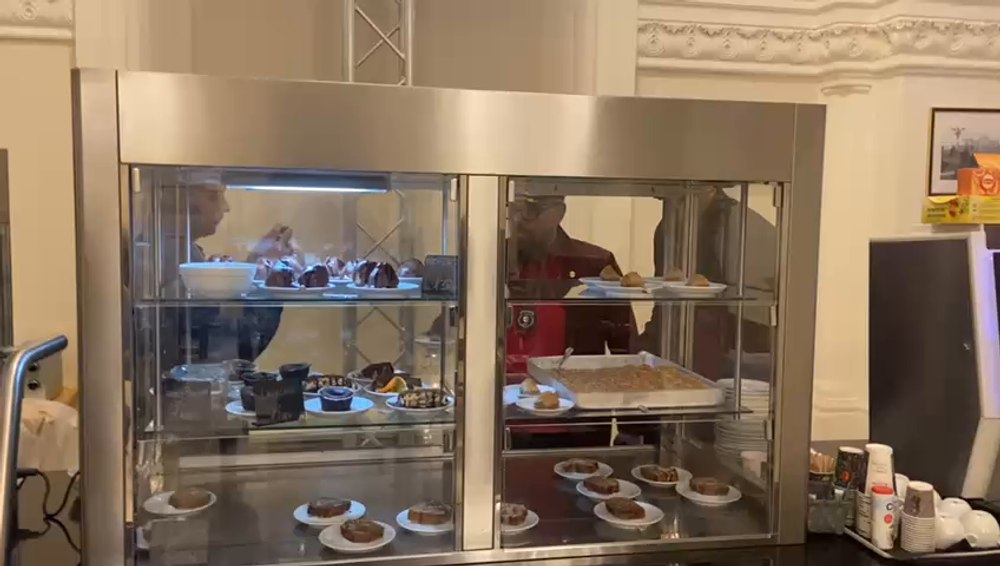 Restaurantul de la Camera Deputaților, închis de ANPC: s-au găsit mâncare expirată și gândaci