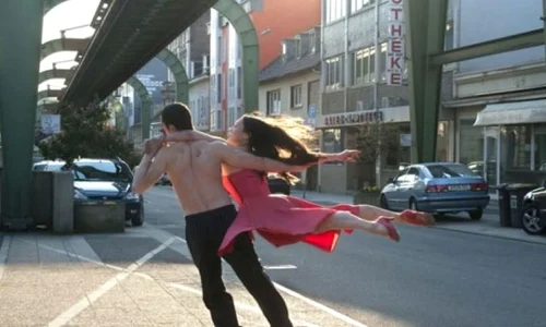 O istorie personală pe aripile dansului jpeg