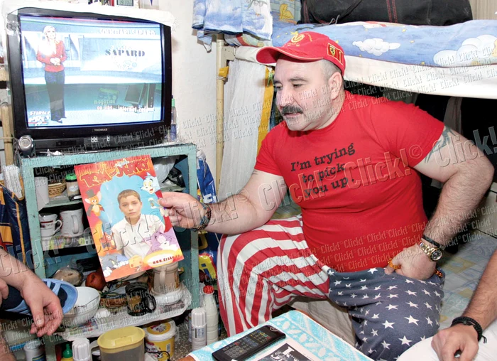 Totuşi, în celulă avea televizor