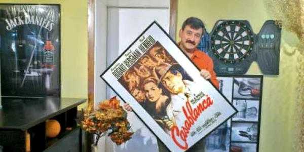 Unul dintre colţurile preferate se află la demisol, în camera cu piese vintage