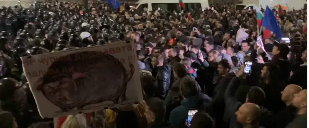 Guvernul bulgar a retras proiectul care propunea creșteri de impozite, după protestele din Sofia. Documentul va fi retrimis în parlament