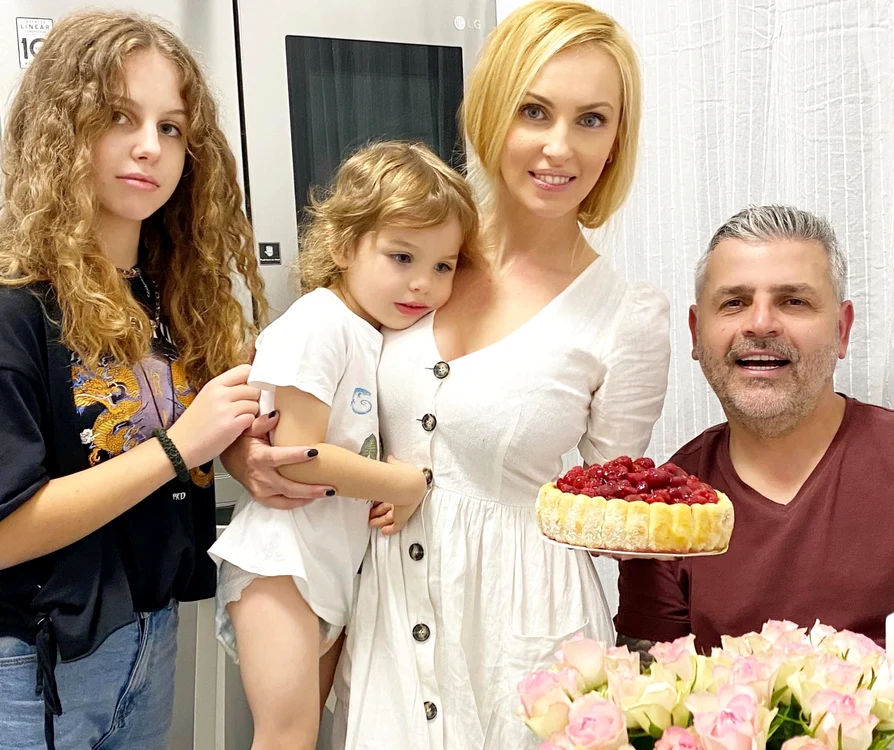 
    Andreea Spătaru și frumoasa ei familiefoto: Instagram  