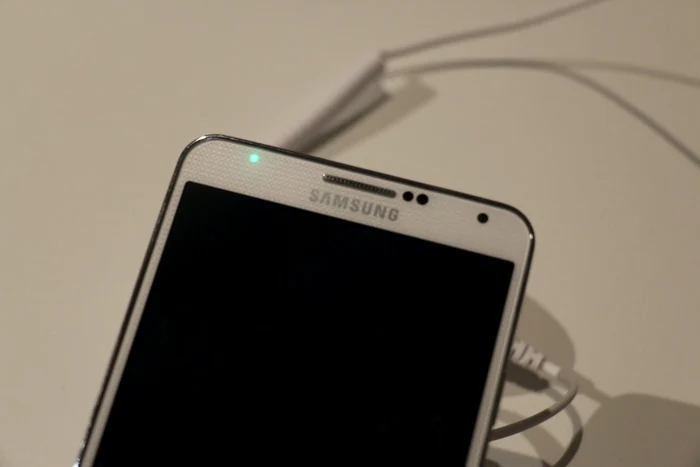 Samsung Galaxy S5 va fi telefonul vedetă de la sud-coreeni. FOTO Răzvan Băltăreţu/Adevărul