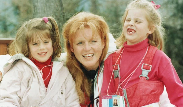 Sarah Ferguson cu Beatrice și Eugenie profimedia 0390287045 jpg