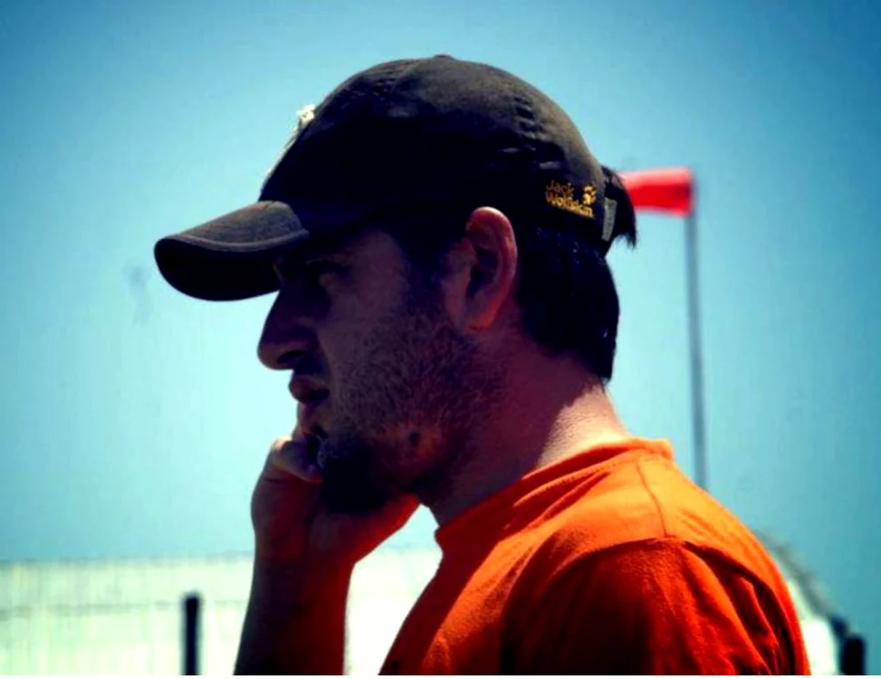 Un român din Uganda a făcut 15 ore cu avionul ca să voteze în România Foto: Arhivă personală