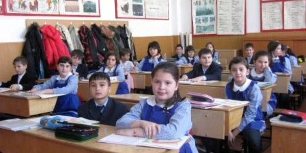 Elevii sunt așteptați la înscrieri 