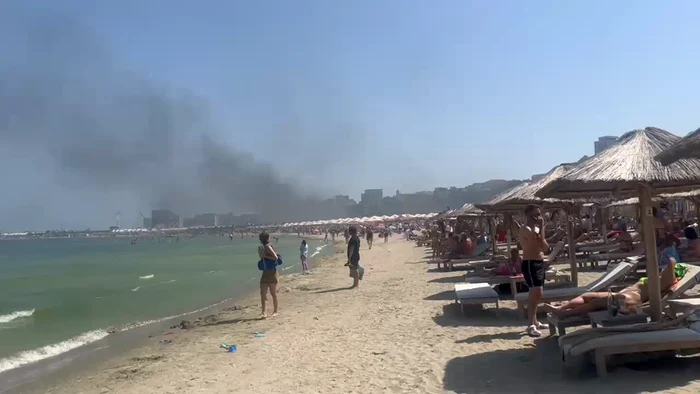 Incendiu lângă plaja Modern FOTO Florina Ilicea