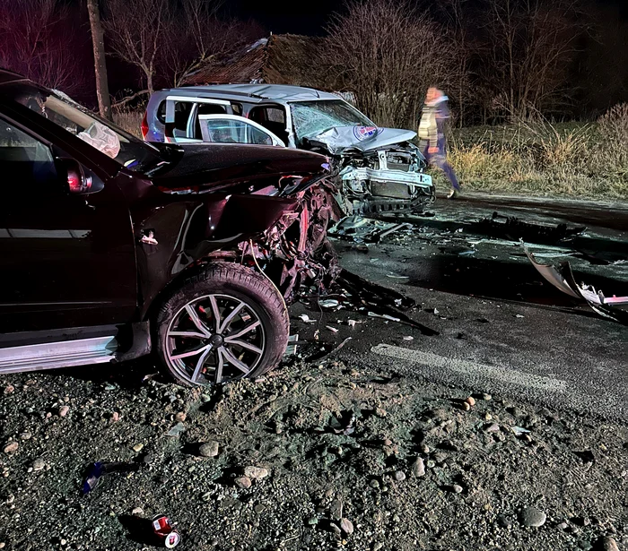 Șoferul de 32 ani, care conducea un SUV, este căutat de polițiști FOTO: martor