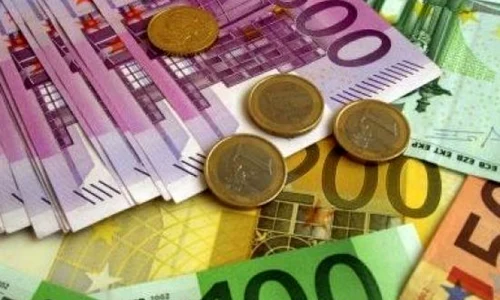 Cursul valutar a atins un nou maxim istoric.