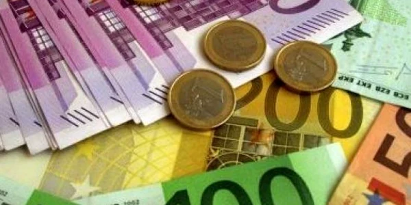 Cursul valutar a atins un nou maxim istoric.