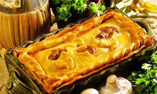 chec cu ciuperci si carne tocata jpeg