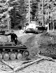 Tancuri Panzer II și Panzer I pe Frontul de Vest (© Bundesarchiv Bild 101I-382-0248-33A)