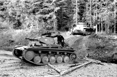 Tancuri Panzer II și Panzer I pe Frontul de Vest (© Bundesarchiv Bild 101I-382-0248-33A)