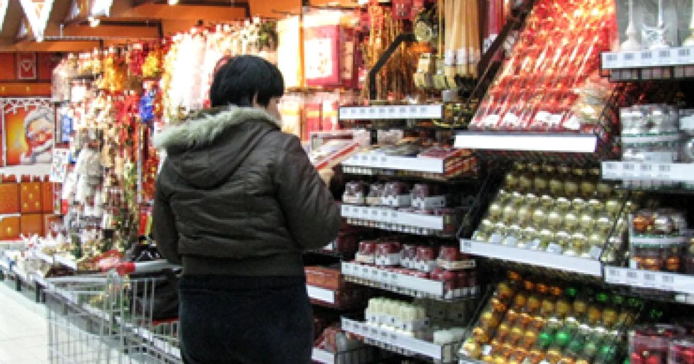 Bacău: Magazinele, invadate de spiritul Crăciunului