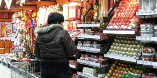 Bacău: Magazinele, invadate de spiritul Crăciunului