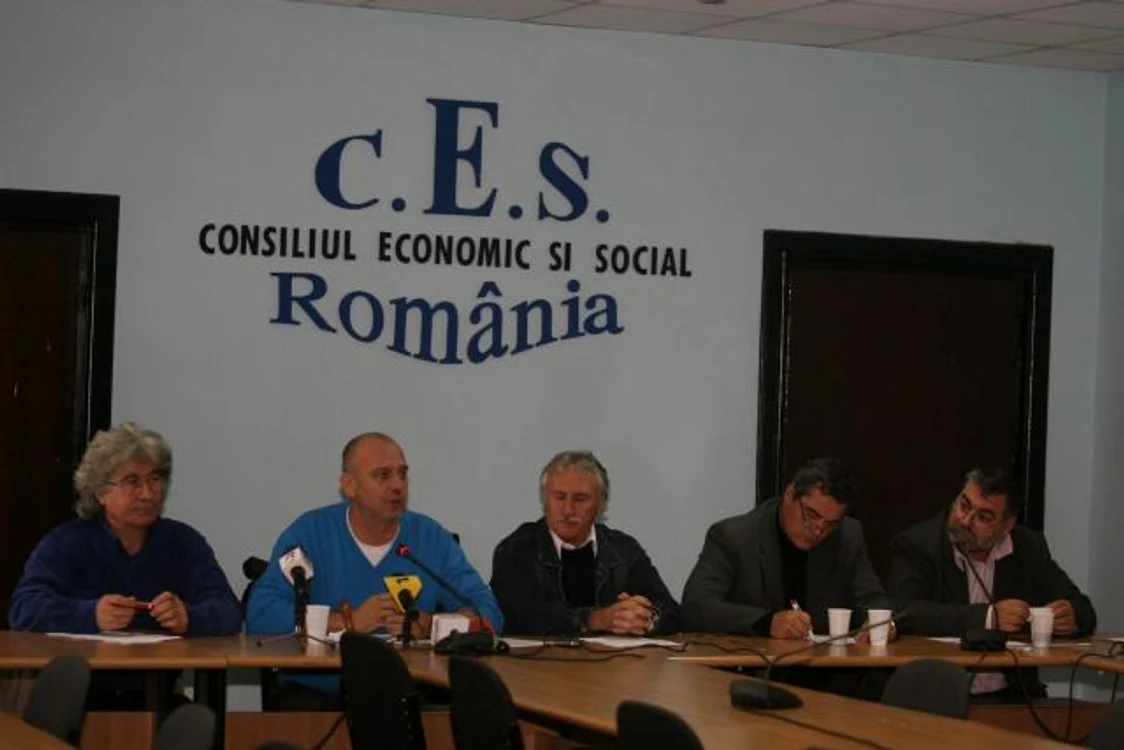 
    Sindicatele cer Guvernului redactarea unei noi scrisori către Fondul Monetar Internaţional  