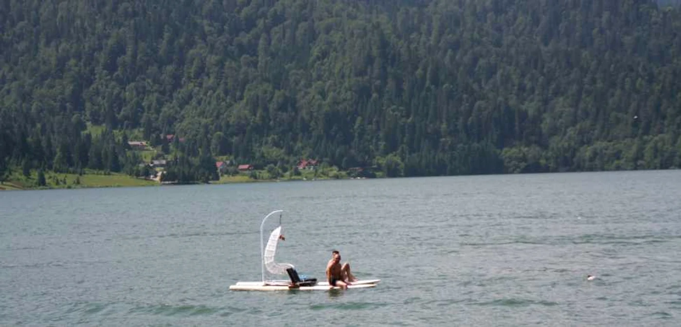 Accesul dificil la lac este una dintre problemele staţiunii Colibiţa Foto: Bianca Sara/Arhivă