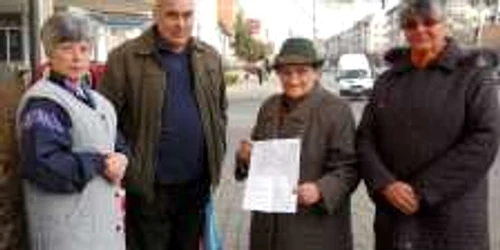 Maria Melean, Constantin Flore, Iolan Simionaş şi Maria Zaharia, patru dintre semnatarii memoriilor depuse la Primărie şi Poliţie