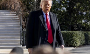 Trump se adresează reporterilor casa Albă FOTO EPA EFE jpg