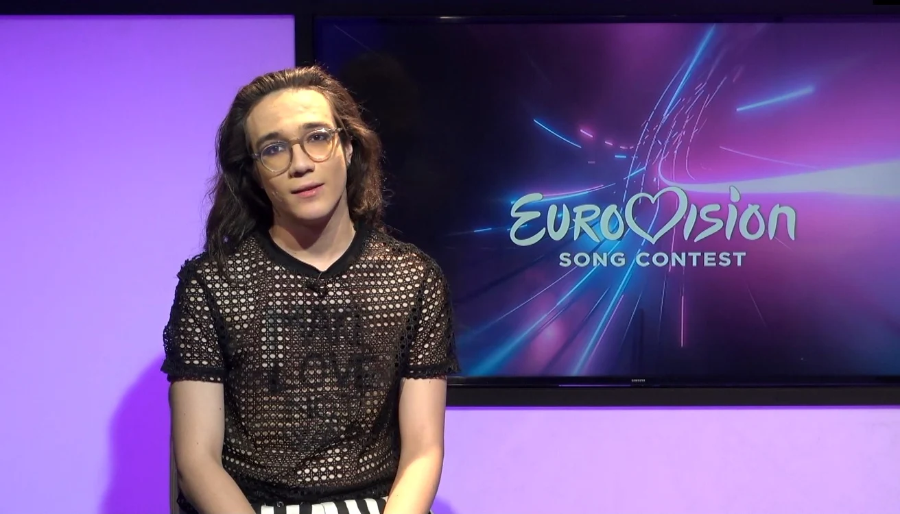 Theodor Andrei , în studioul Eurovision România