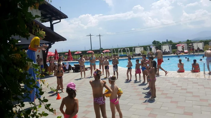 Piscina hotelului din Avrig Sibiu unde peste 20 de copii s-au intoxicat Foto booking com