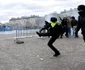 Demonstraţie violentă a vestele galbene la Paris FOTO EPA-EFE / Julien De Rosa