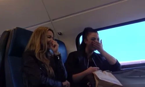 Călătorii din tren erau șocați și apoi izbucneau în râs de îndată ce olandezul se îndepărta  jpeg