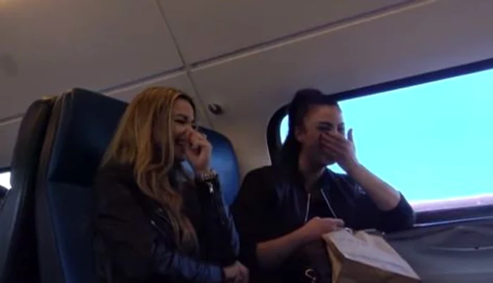 Călătorii din tren erau șocați și apoi izbucneau în râs de îndată ce olandezul se îndepărta