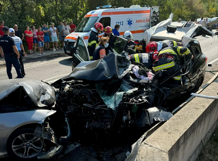 Accident grav pe DN6, Orșova. FOTO Adevărul