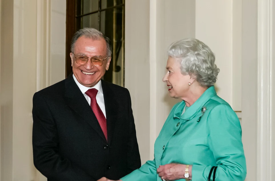 Ion Iliescu și Regina Elisabeta au discutat în 2004 FOTO Blog Ion Iliescu