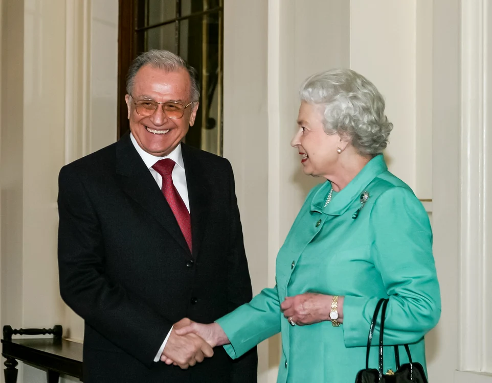 Regina Elisabeta a fost deschisă în 2004 să facă un compromis, ca și atâtea altele în alte ocazii.