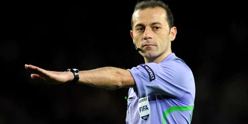 Cuneyt Cakir foto trtspor.com.tr