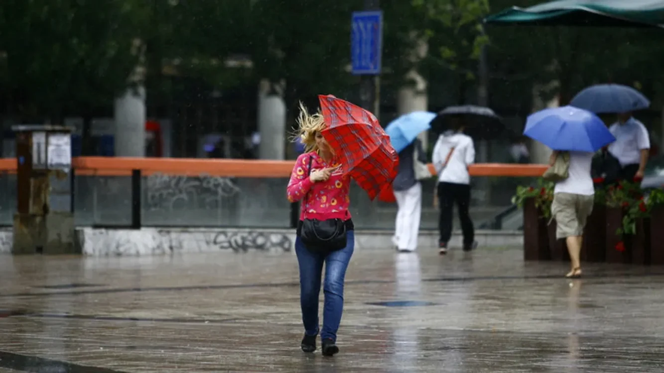 Vremea se răcește și apar intensificări ale vântului