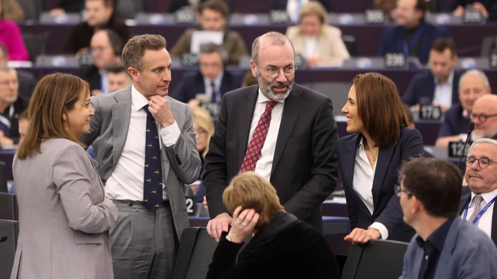 Cine romantice și „flirt politic”. Cum încearcă cele mai mari partide europene să-și repare relația pentru a salva coalițiile
