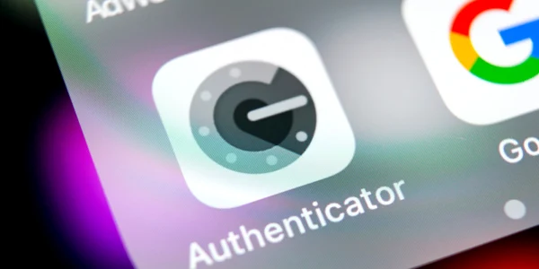 Autentificare Google cont smartphone FOTO Shutterstock