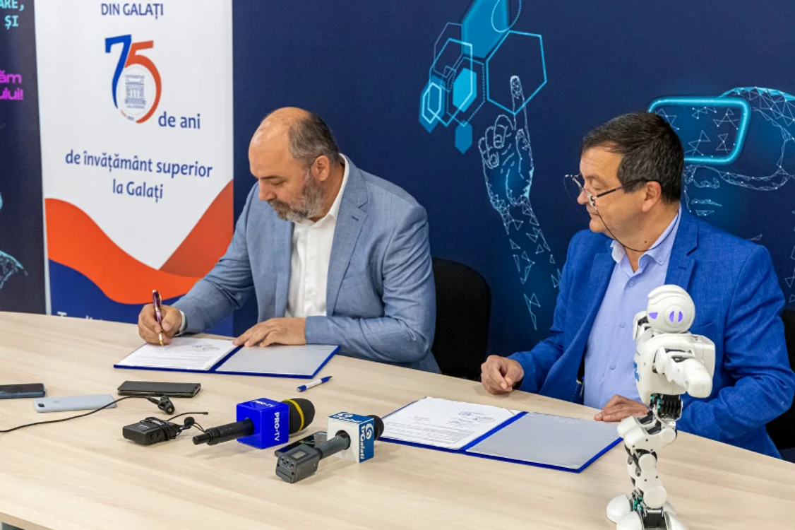 Primul contract de parteneriat semnat la UDJ Galați  FOTO: UDJ Galați